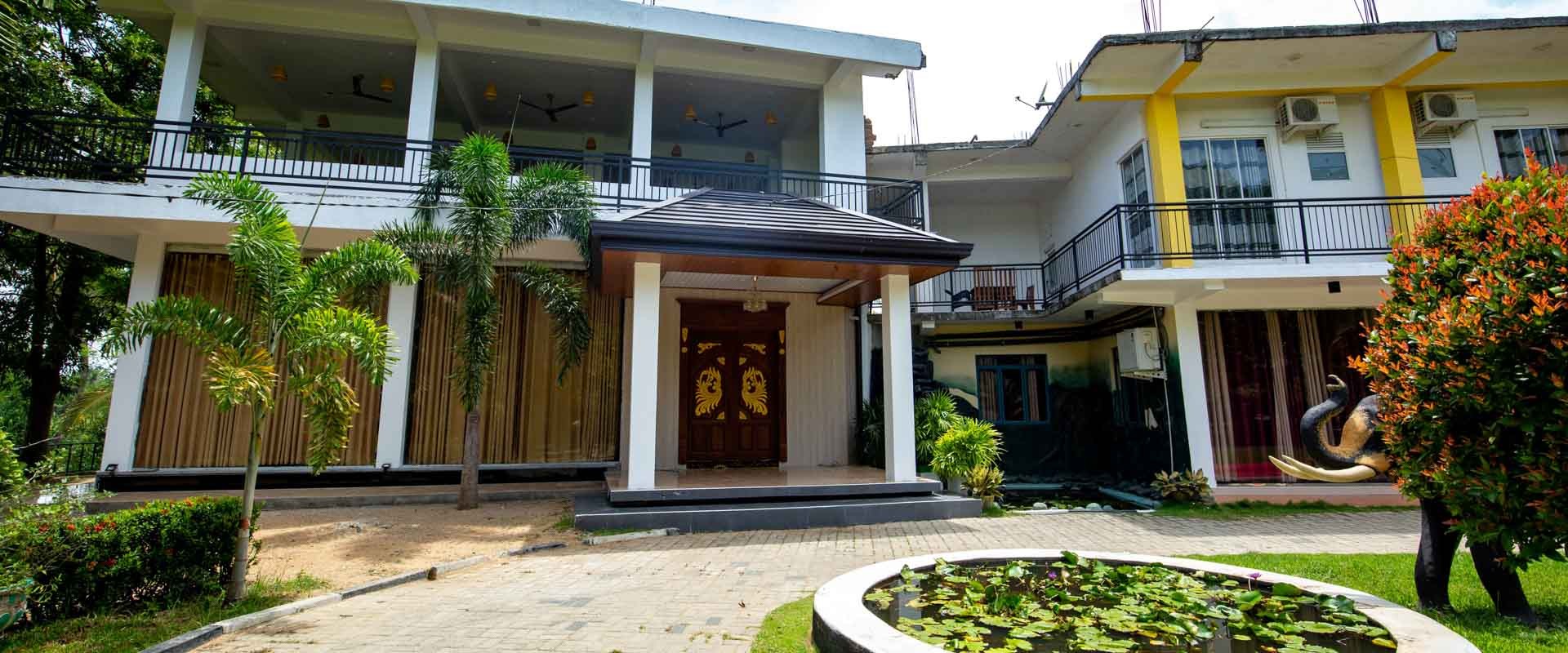 Mindatha hotel - Gateway to East